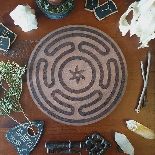 Hekate&#39;s Wheel Goddess Altar Tile