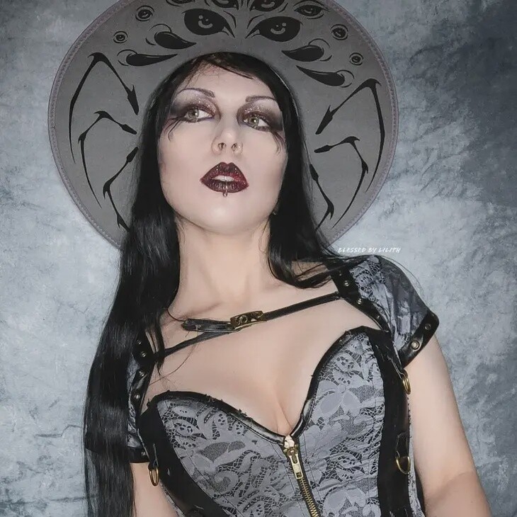 Spider Fedora Hat Witch - Grey