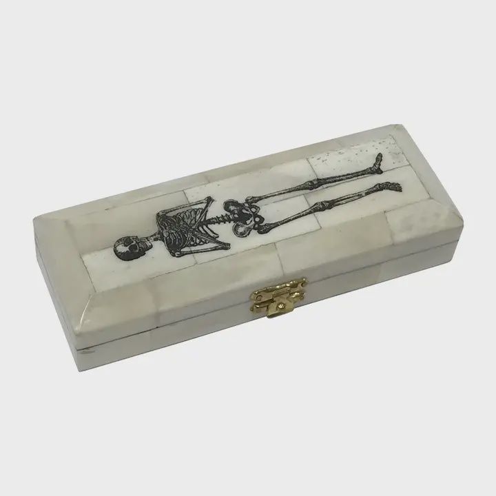 6-1/2&quot; Skeleton-On-Coffin Black Scrimshaw Ox Bone Box