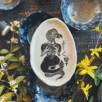 Crow &amp; Snake Adagia - Porcelain Dish
