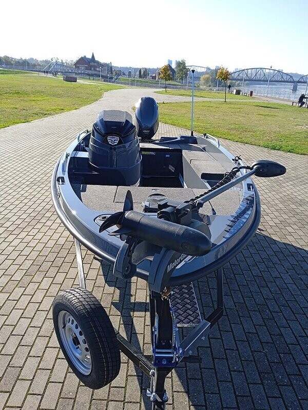 Riverfox C440