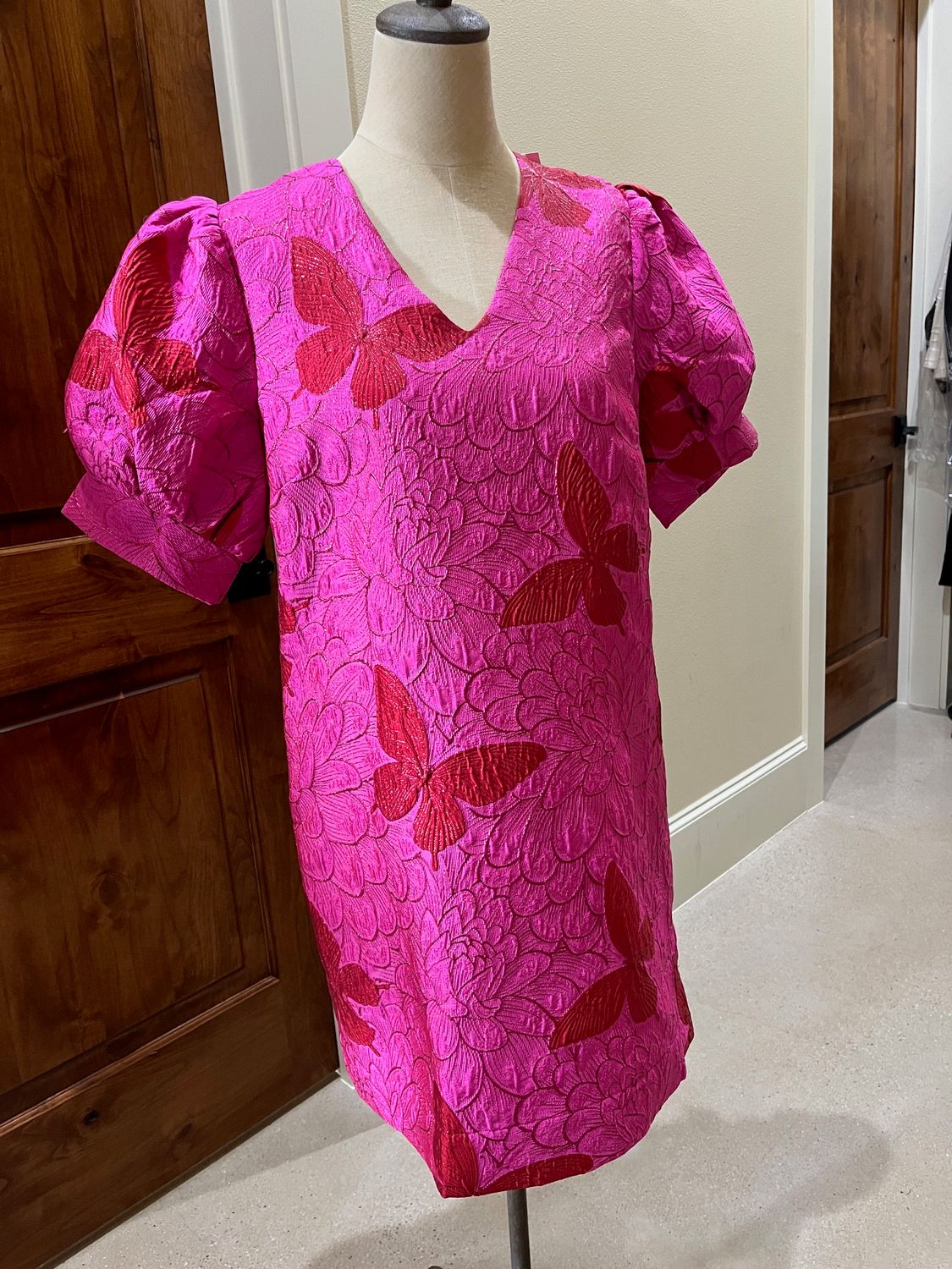 Flutter Bloom Shift Dress