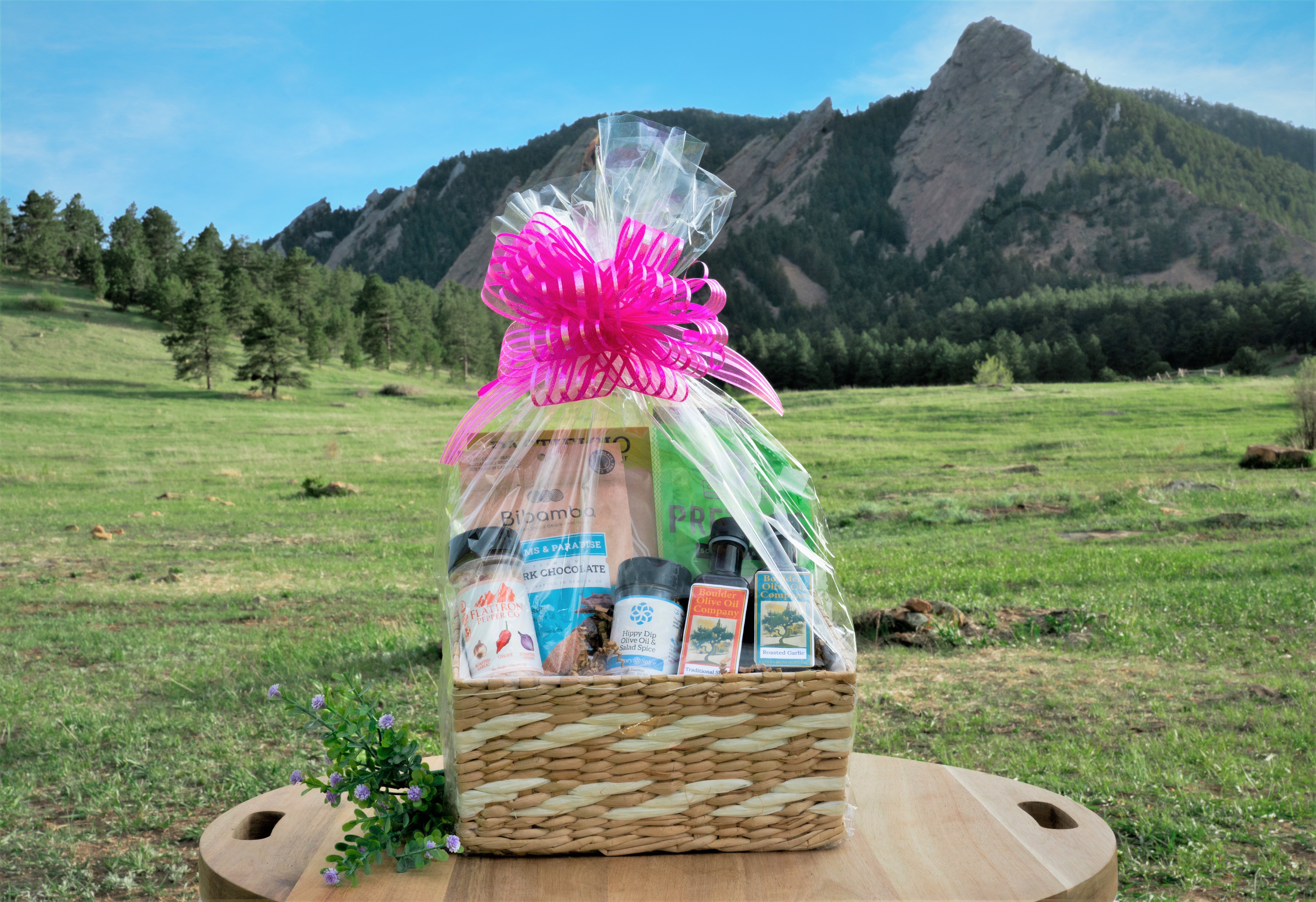 FROM THE PANTRY! Gift Basket – The Picnic Pantry