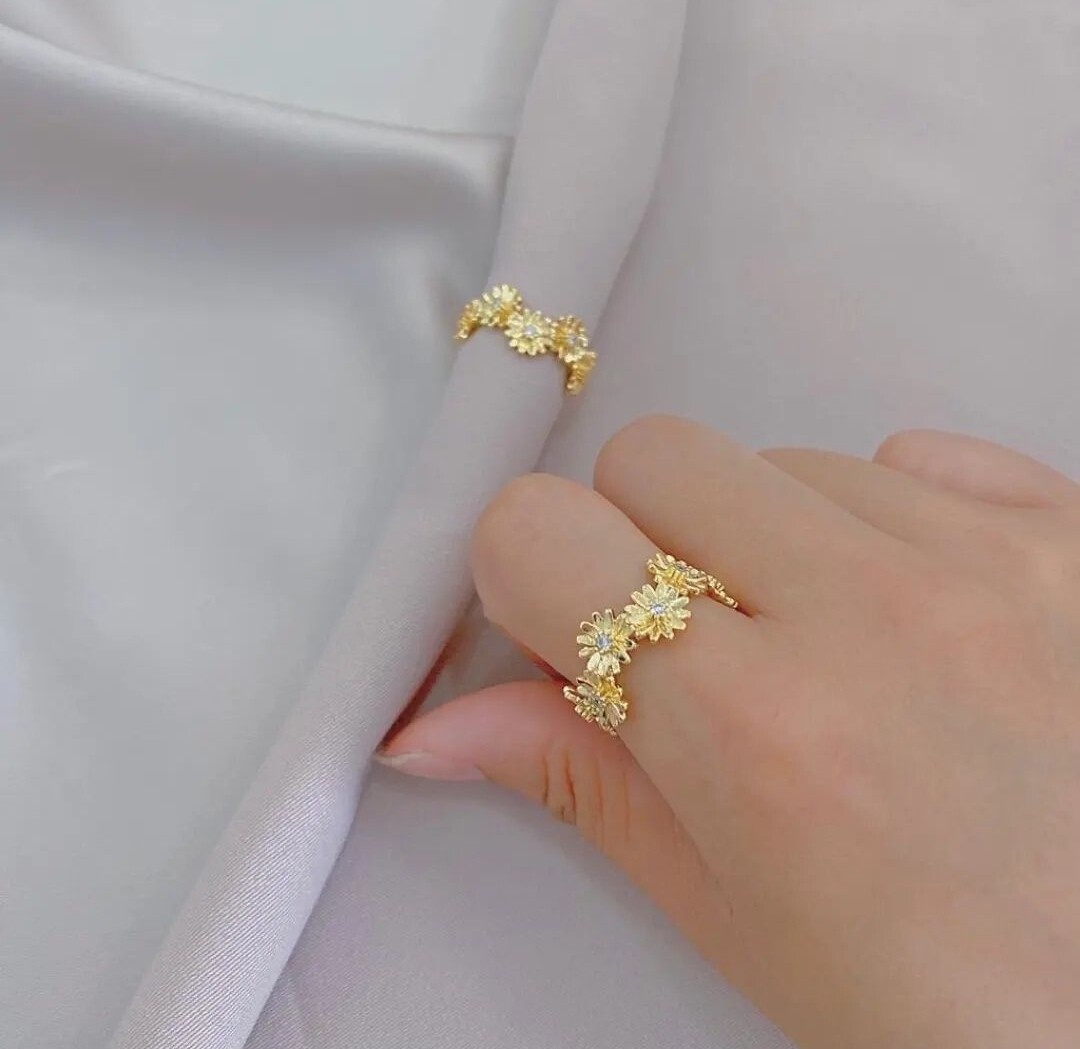 ANILLO, de acero puro baño oro 18 kL  ajustable