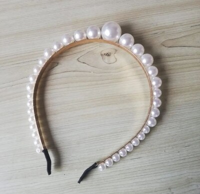 DIADEMA, de perlas tejida