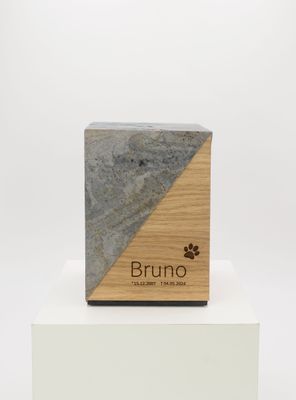 Urnen aus Holz