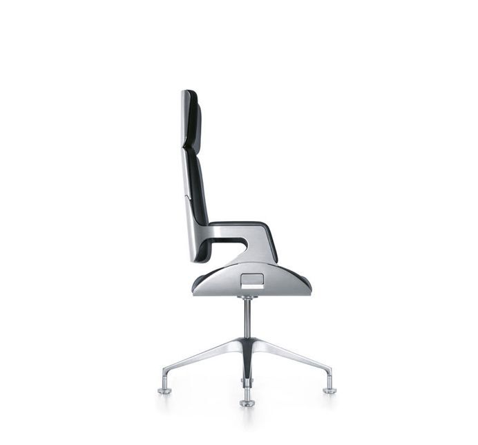 Interstuhl's Silver Conference executive high chair