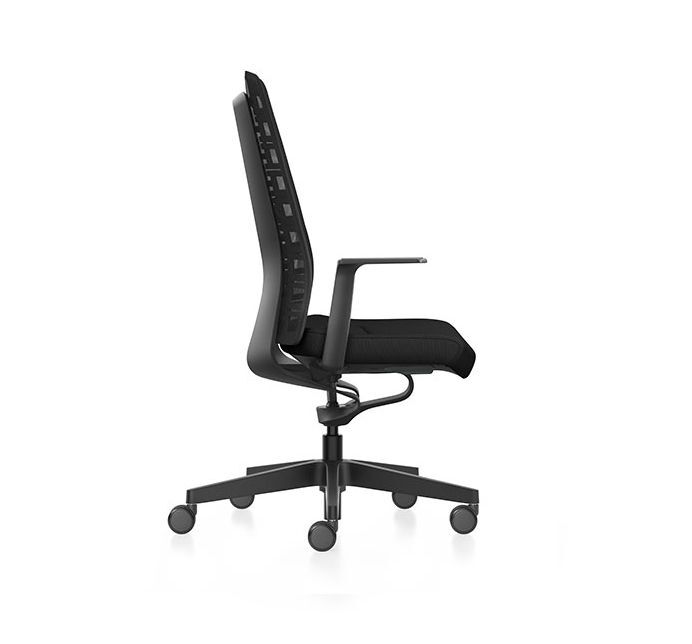 Interstuhl's PUREis3 PU113 Swivel chair