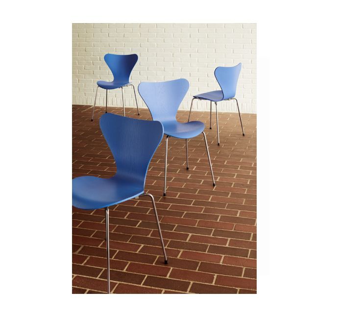 Series 7 chair coloured ash by Fritz Hansen