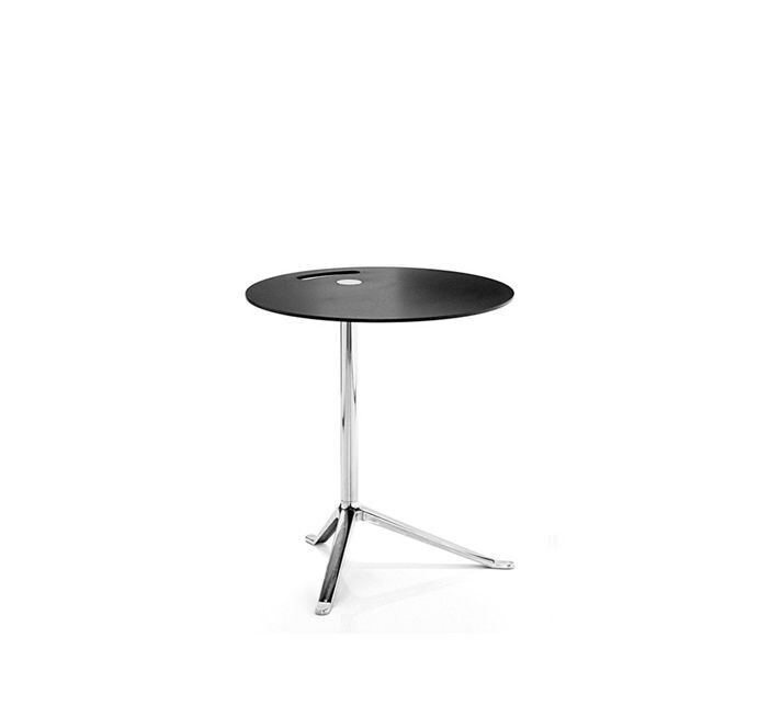 Mesa auxiliar Little Friend altura fija de Fritz Hansen. Mesa auxiliar Little Friend altura fija de Fritz Hansen.
