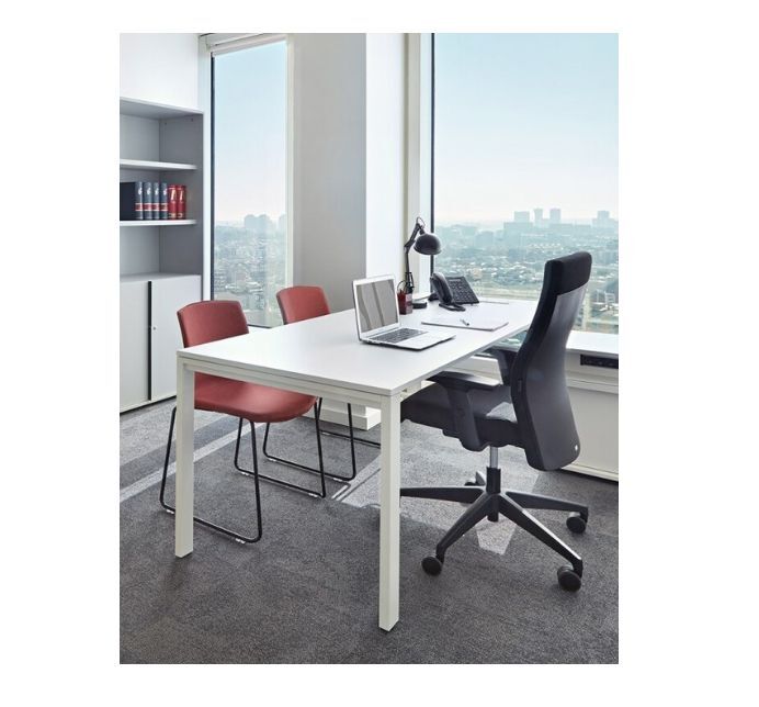 Mesa Adapta Plus de JG Group. Patas en 