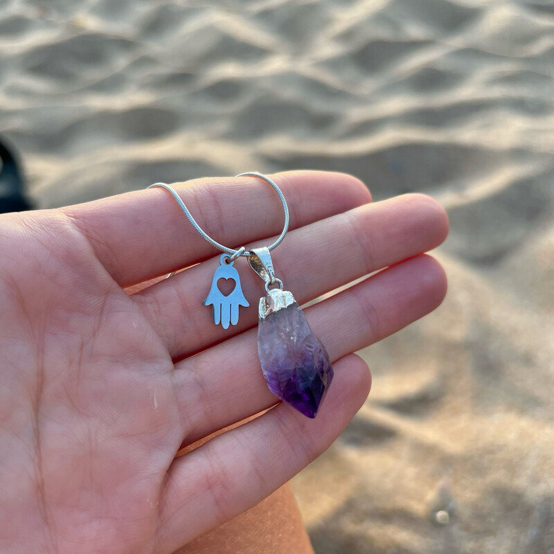 Cadena Mix de Dijes Mano y Amatista 💜