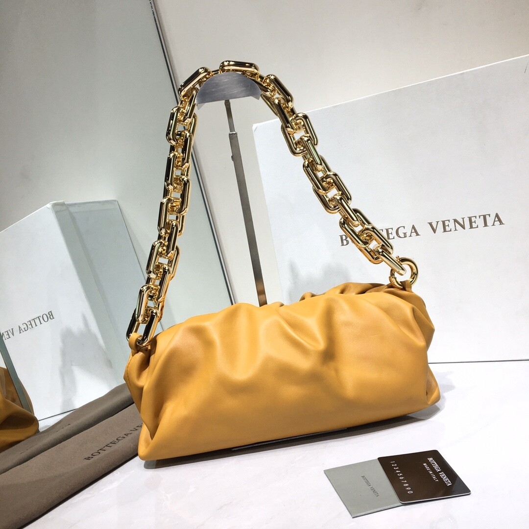 BOLSA THE CHAIN POUCH AMARELA - BOTTEGA VENETA