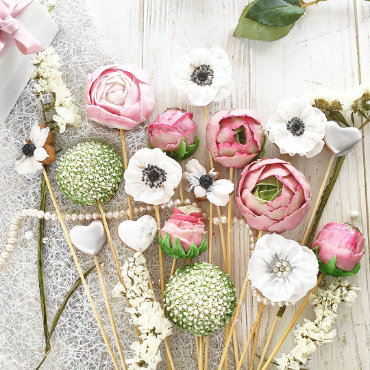 Anemones and Buttercups cookie decorating class. Step-by-step video tutorial