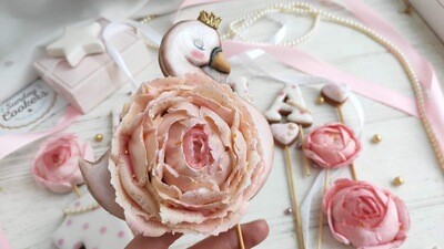 Rose Swan. Cookie decorating class. Step-by-step video tutorial