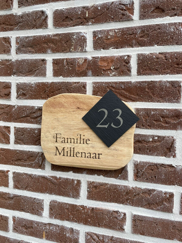 Houten Naambordje met Leisteen