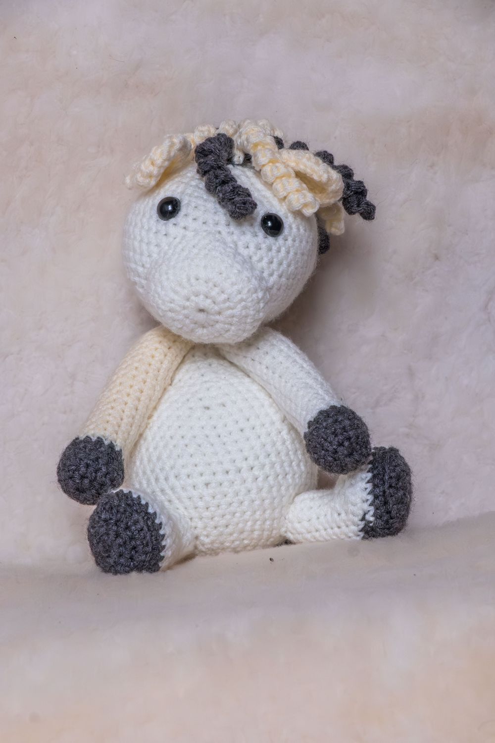 KNITTED WOOL ANIMAL (MARSHMELLOW) KNITTED WOOL ANIMAL (MARSHMELLOW)