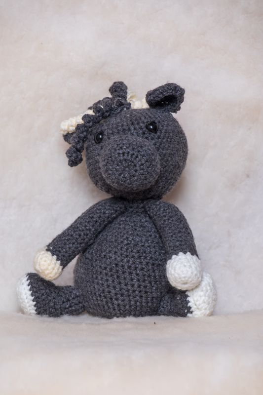 KNITTED ANIMAL (SMOKIE)