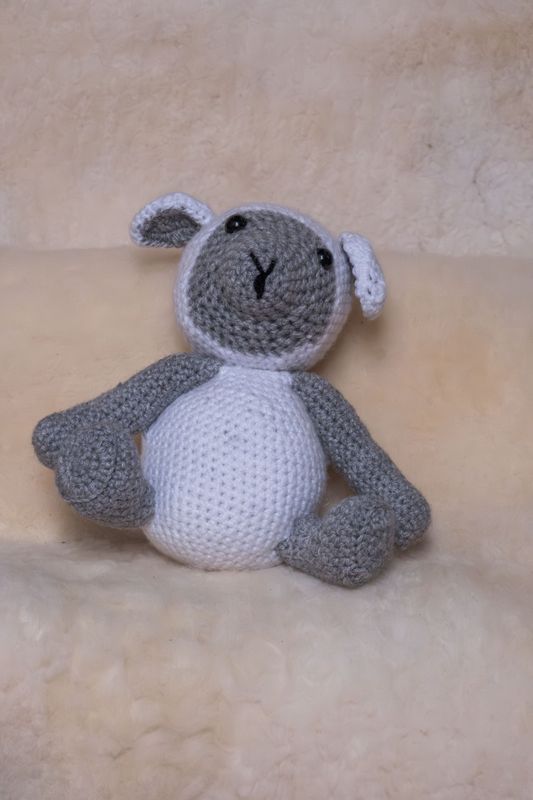 WOOL KNITTED ANIMAL (BAA-BARA)