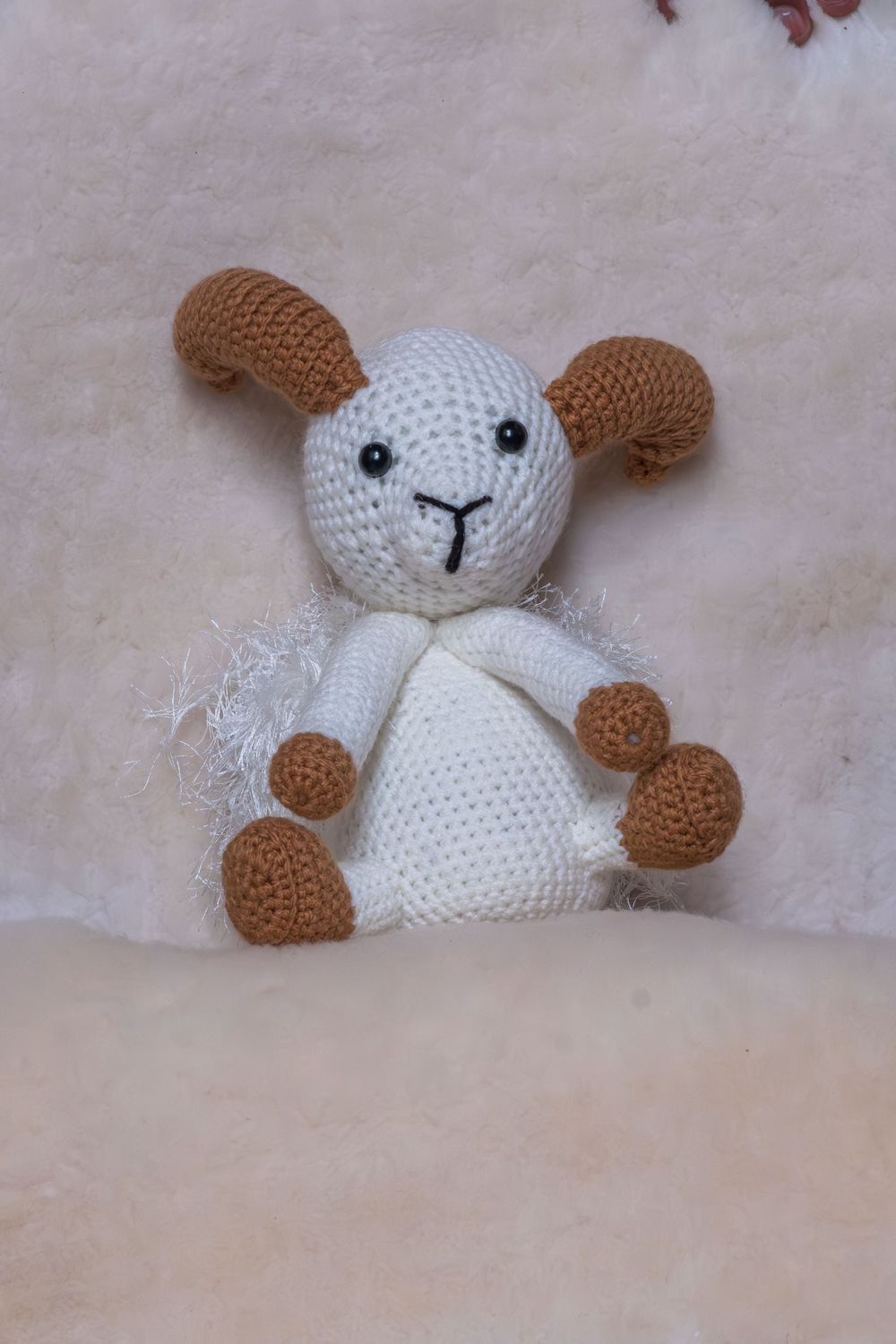 WOOL KNITTED ANIMAL (VINCENT-Van-GOAT)