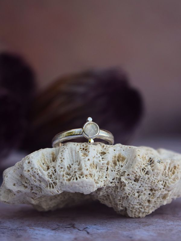 THE LUNOR RING THE LUNOR RING