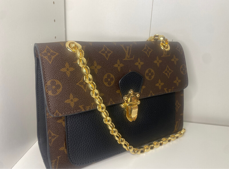 Lv monogram black 