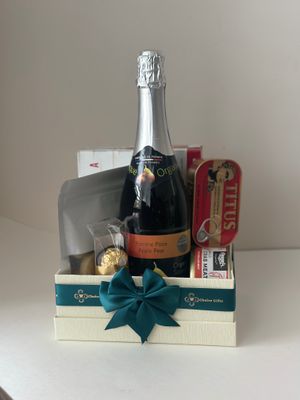 Holiday Cheer Gift Basket