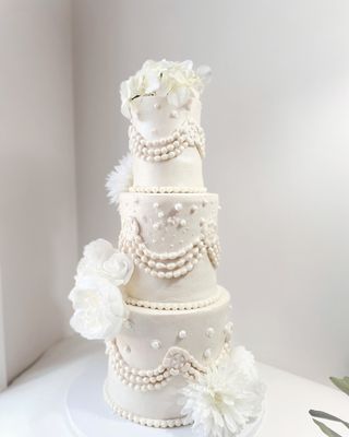Pearlescent Wedding Cake