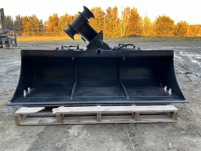 Godet curage inclinable 1600 mm
Pelle 6T à 9T