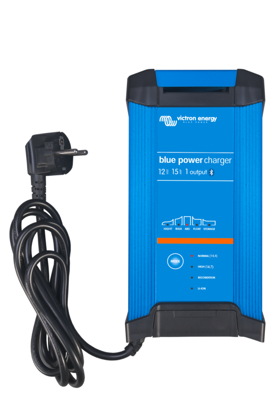 Blue Smart IP22 Charger 12/15 (1 Port) 230V CEE 7/7 Blue Smart IP22 Charger 12/15 (1 Port) 230V CEE 7/7