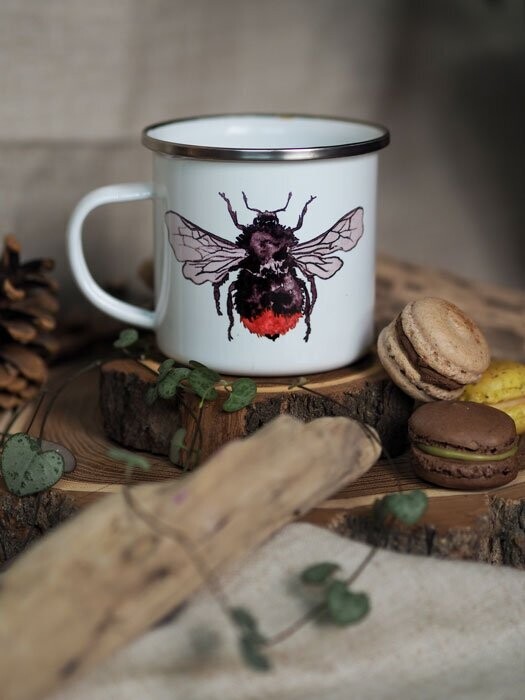 Emaille-Tasse 'Steinhummel'