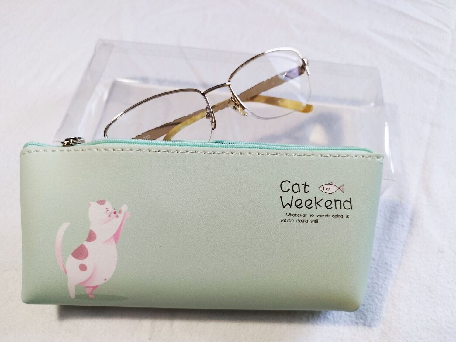 ESTUCHE / PLUMIER / BOLSA  MAQUILLAJE VERDE GATO