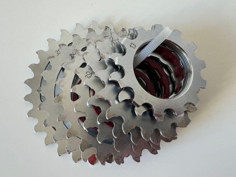 571901 - Mavic 571 "sharktooth" cassette / 13-26 T / 8-speed / for Mavic freewheel body