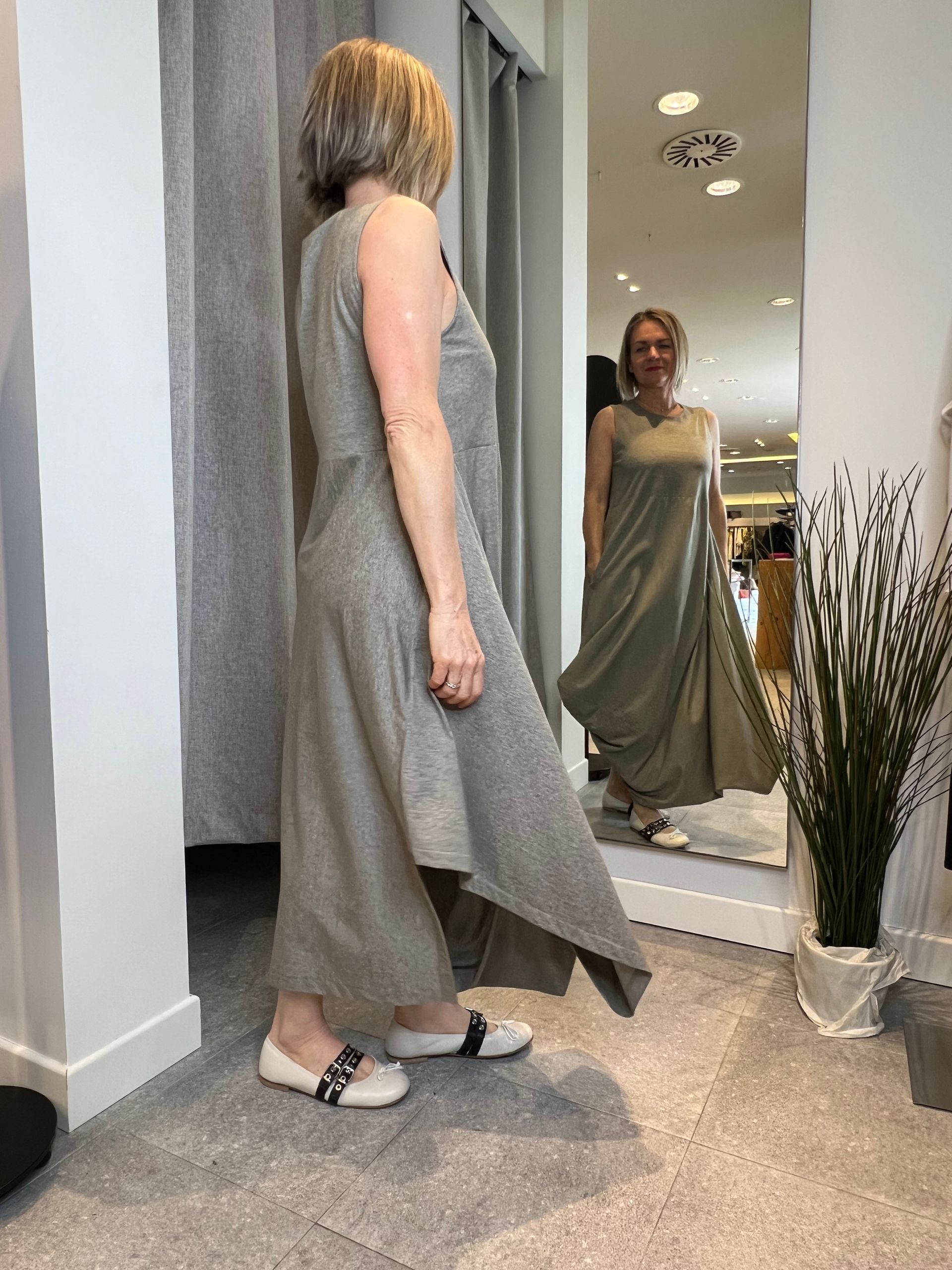 Abito lungo senza maniche asimmetrico Jurerê