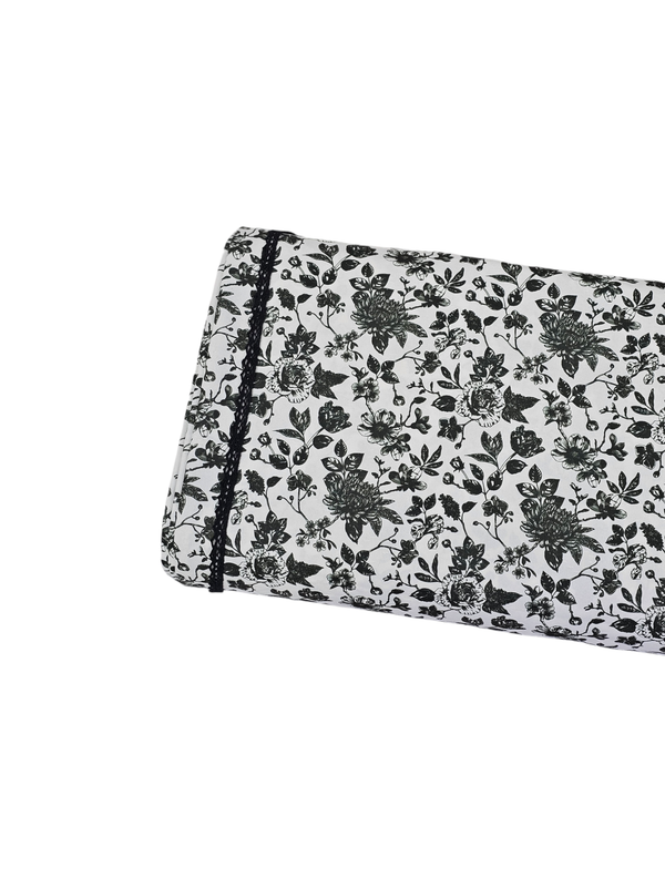 *Unique Design* Poly Swiss Diamond Flower Garden Black