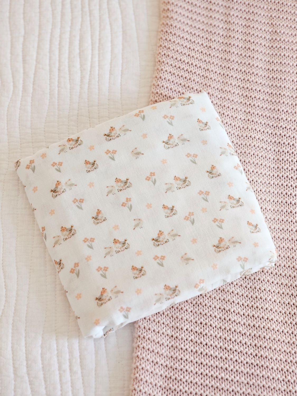 * Unique Design * Cotton Gauze Spring Songbirds White