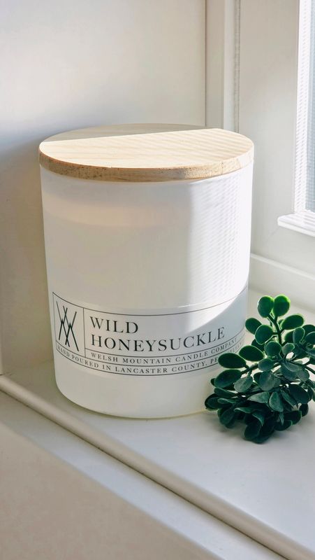 Wild Honeysuckle Coconut Wax 16 Oz. White Bamboo Lid