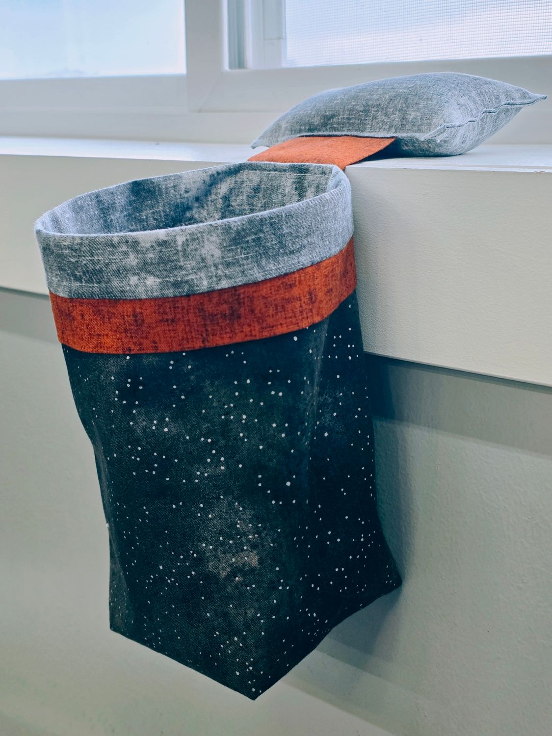 Thread Catcher Charcoal