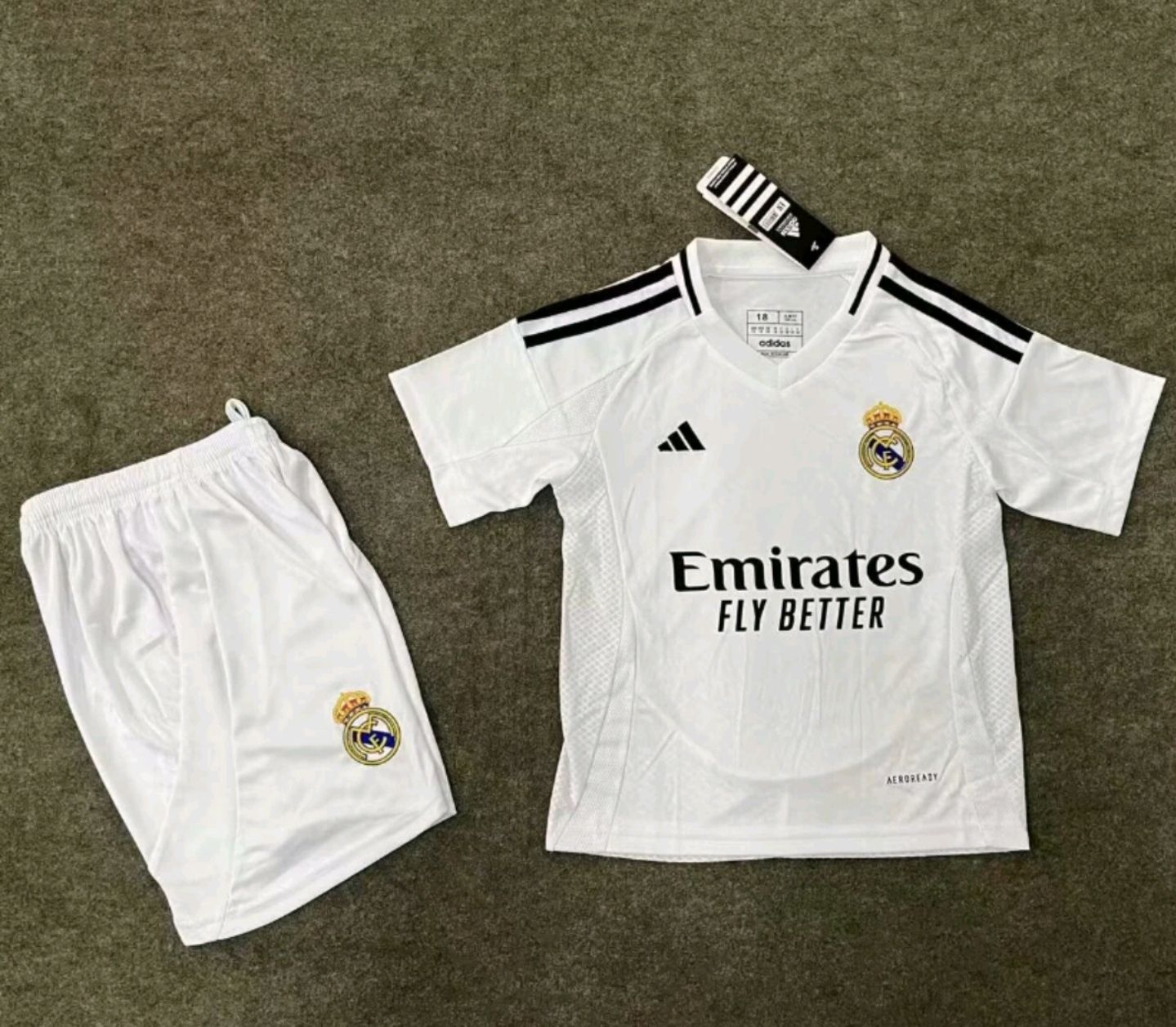 Conjunto Real Madrid 2024 local