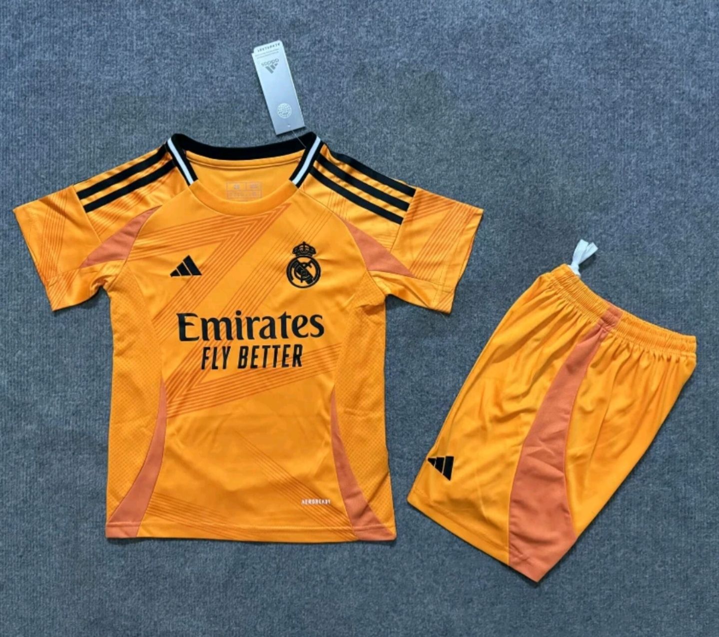 Conjunto Real Madrid 2024 visita 1