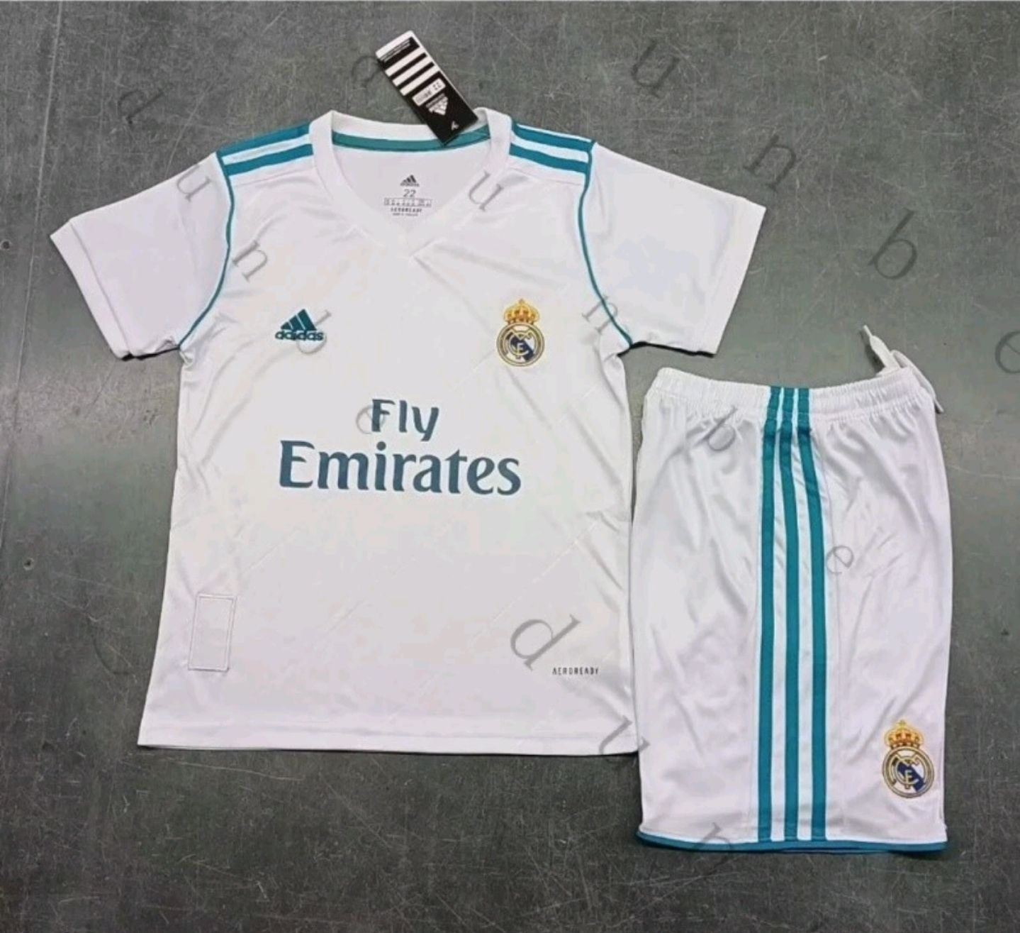 Conjunto Real Madrid 17/18 blanca - Premium Quality 