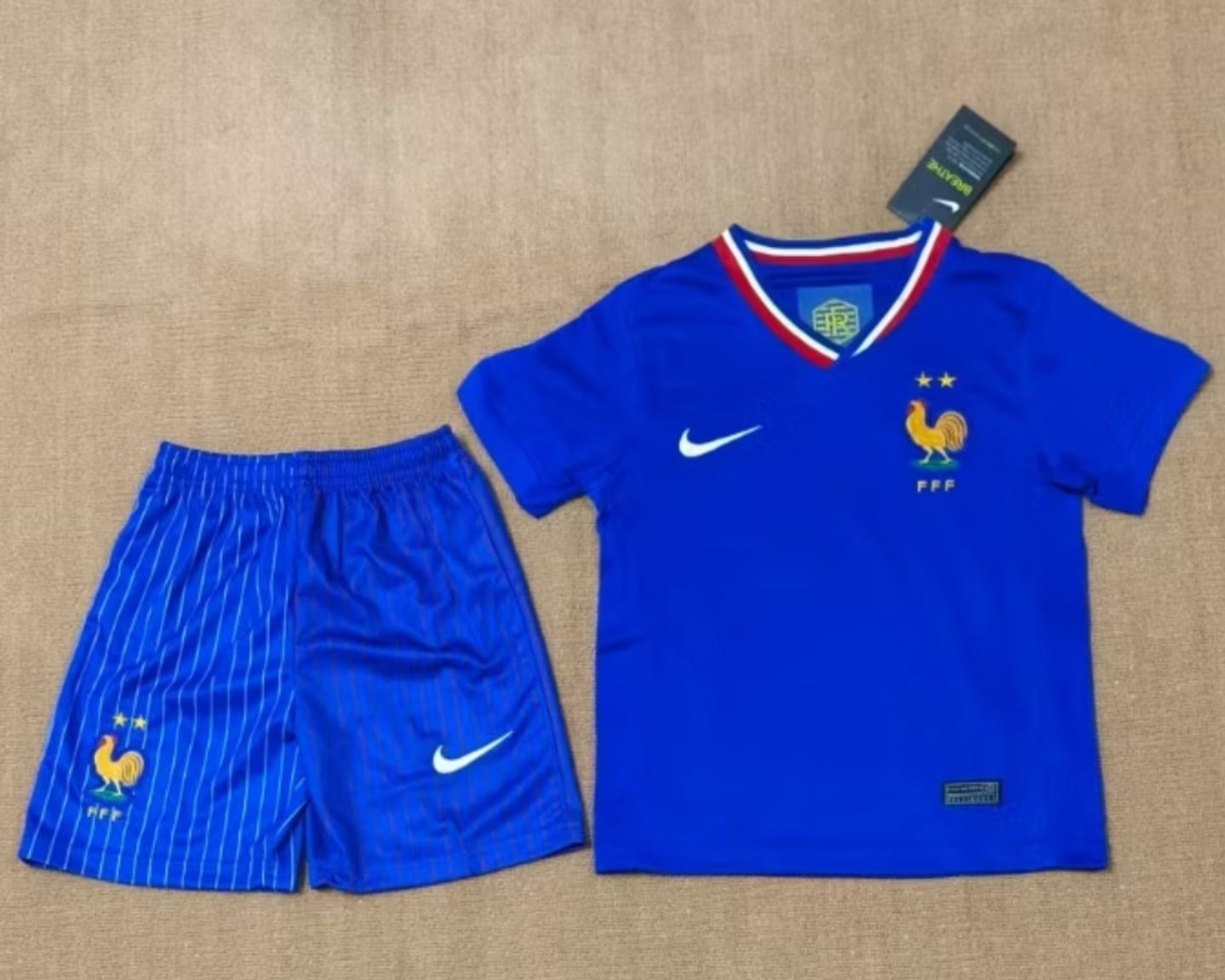 Conjunto Francia local 2024/2025
