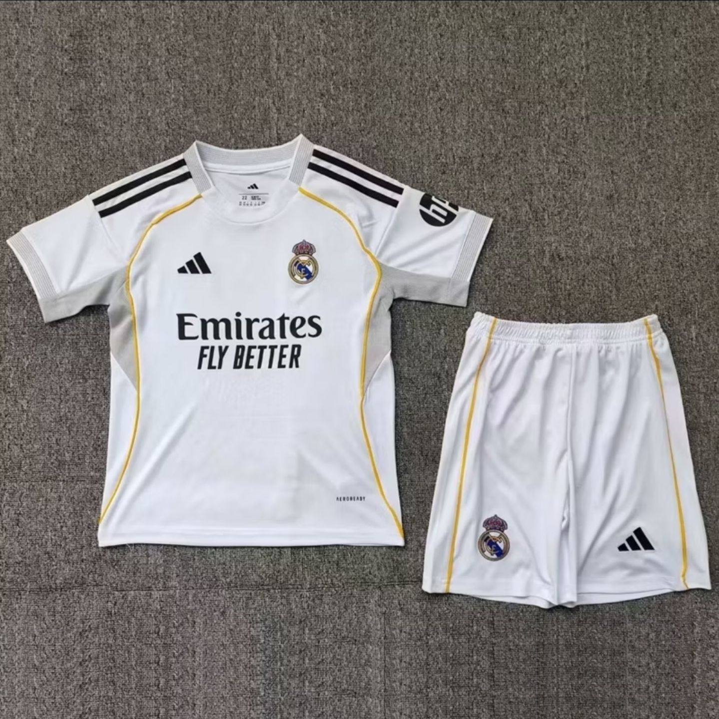 Conjunto Real Madrid 25/26 blanca