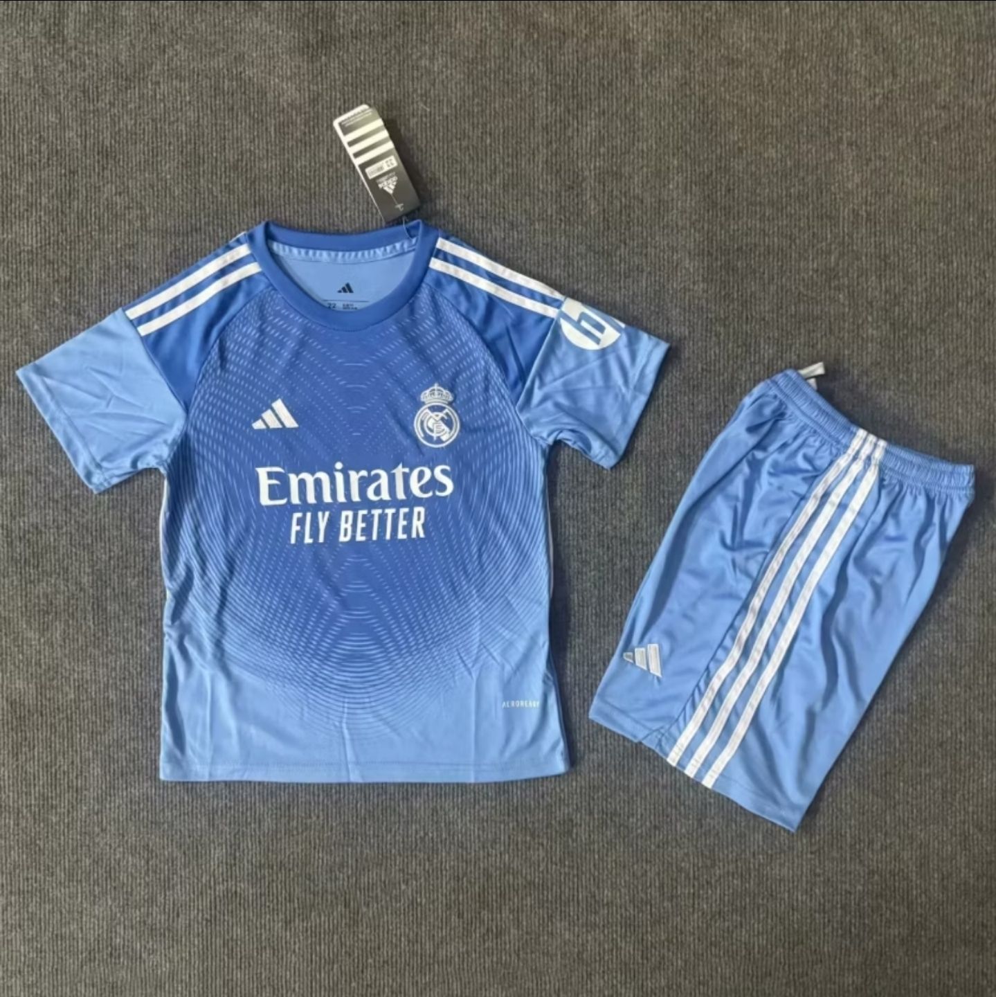 Conjunto Real Madrid 25/26 celeste