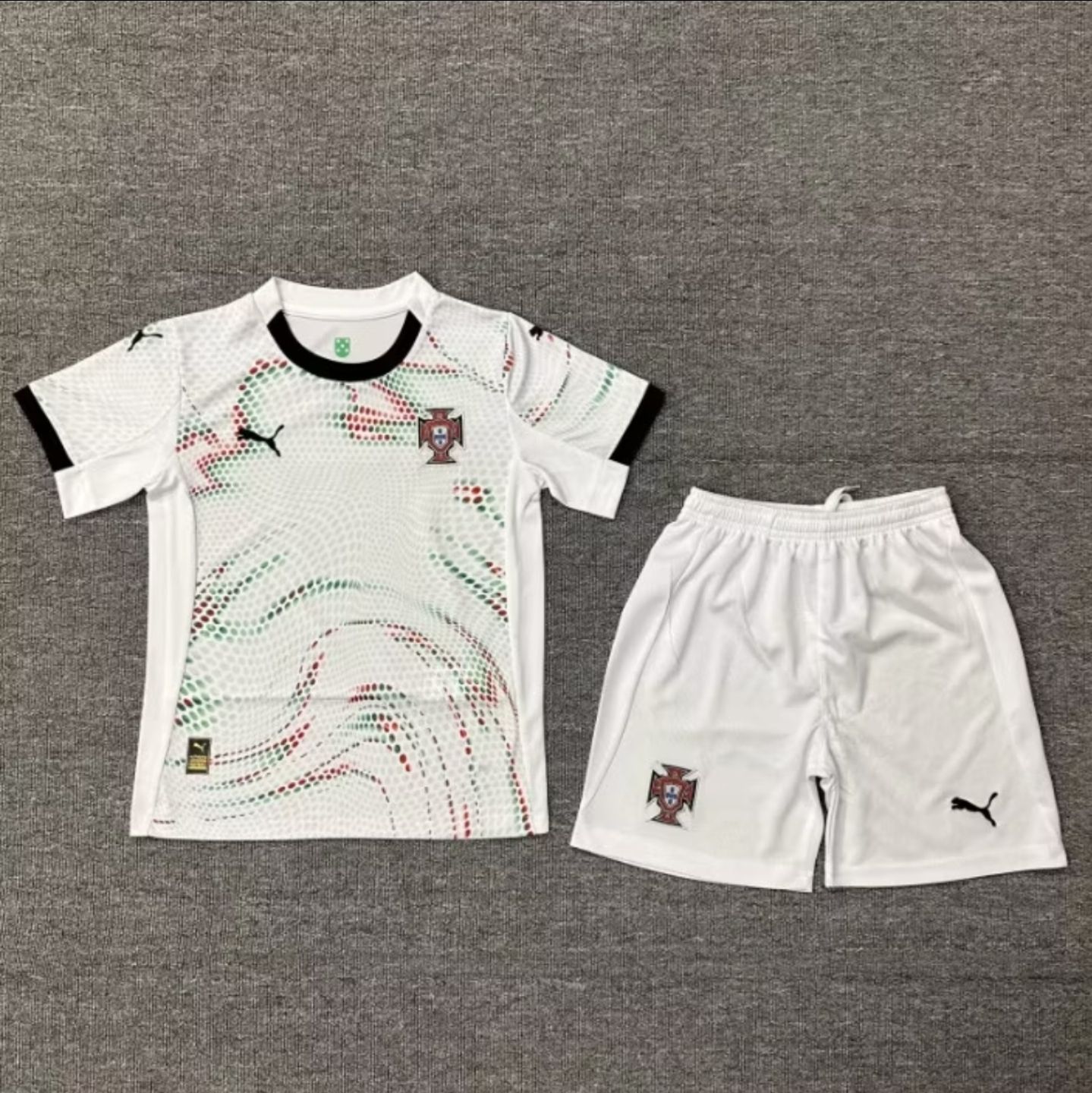 Conjunto Portugal 2025 blanco