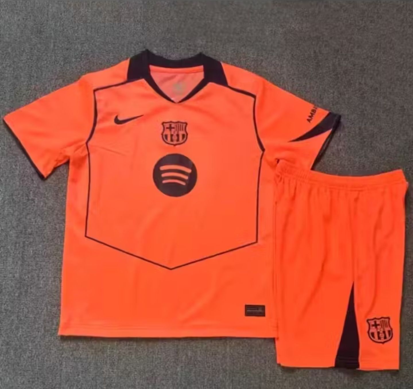 Conjunto Barcelona oficial 2025/2026 naranjo