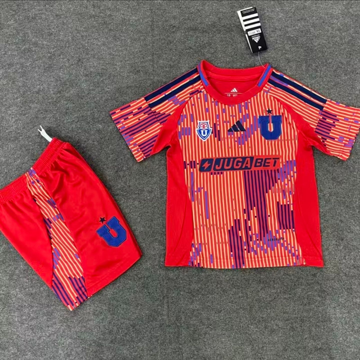 Conjunto Universidad de Chile rojo 2025