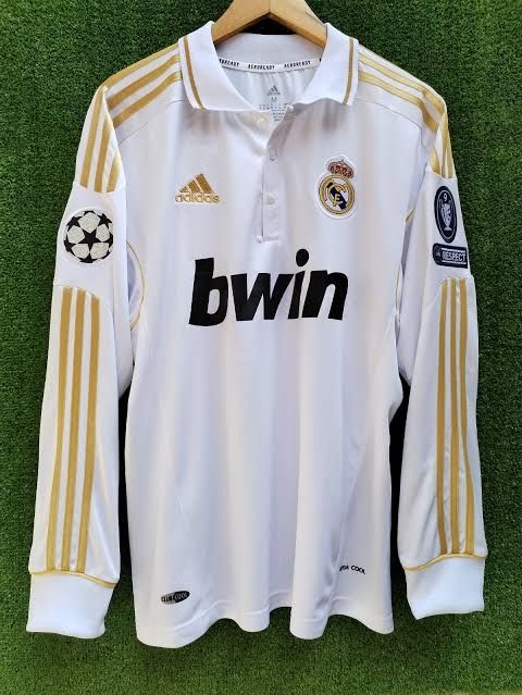 Retro Real Madrid manga larga blanca 2009/2010 - PREMIUM QUALITY Retro Real Madrid manga larga blanca 2009/2010 - PREMIUM QUALITY