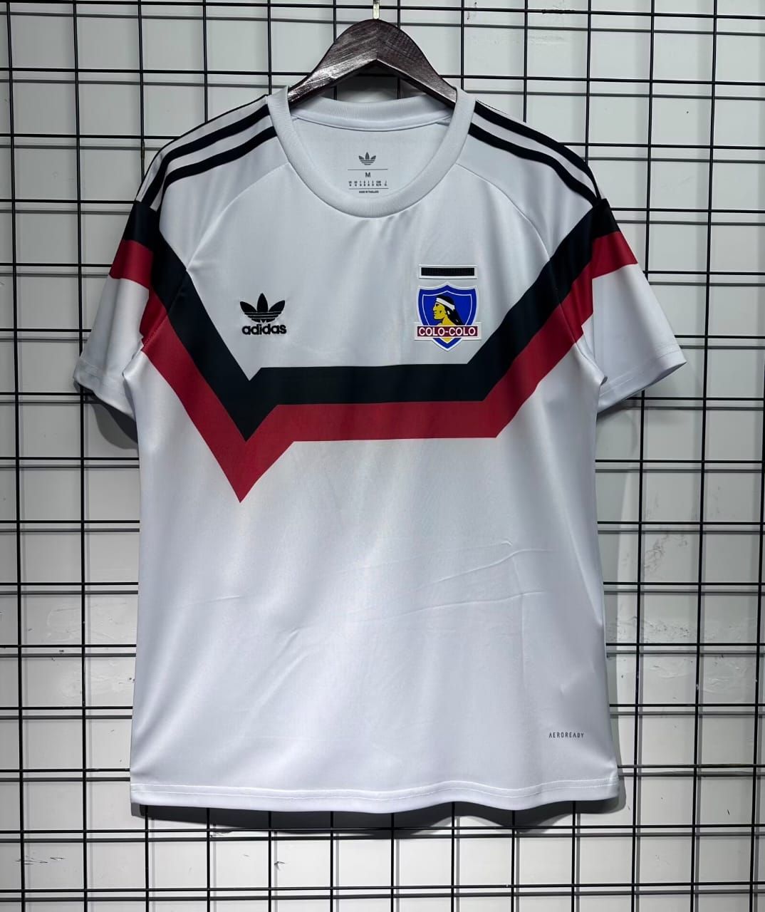 Colo colo 2025 version Retro - PREMIUM QUALITY Colo colo 2025 version Retro - PREMIUM QUALITY