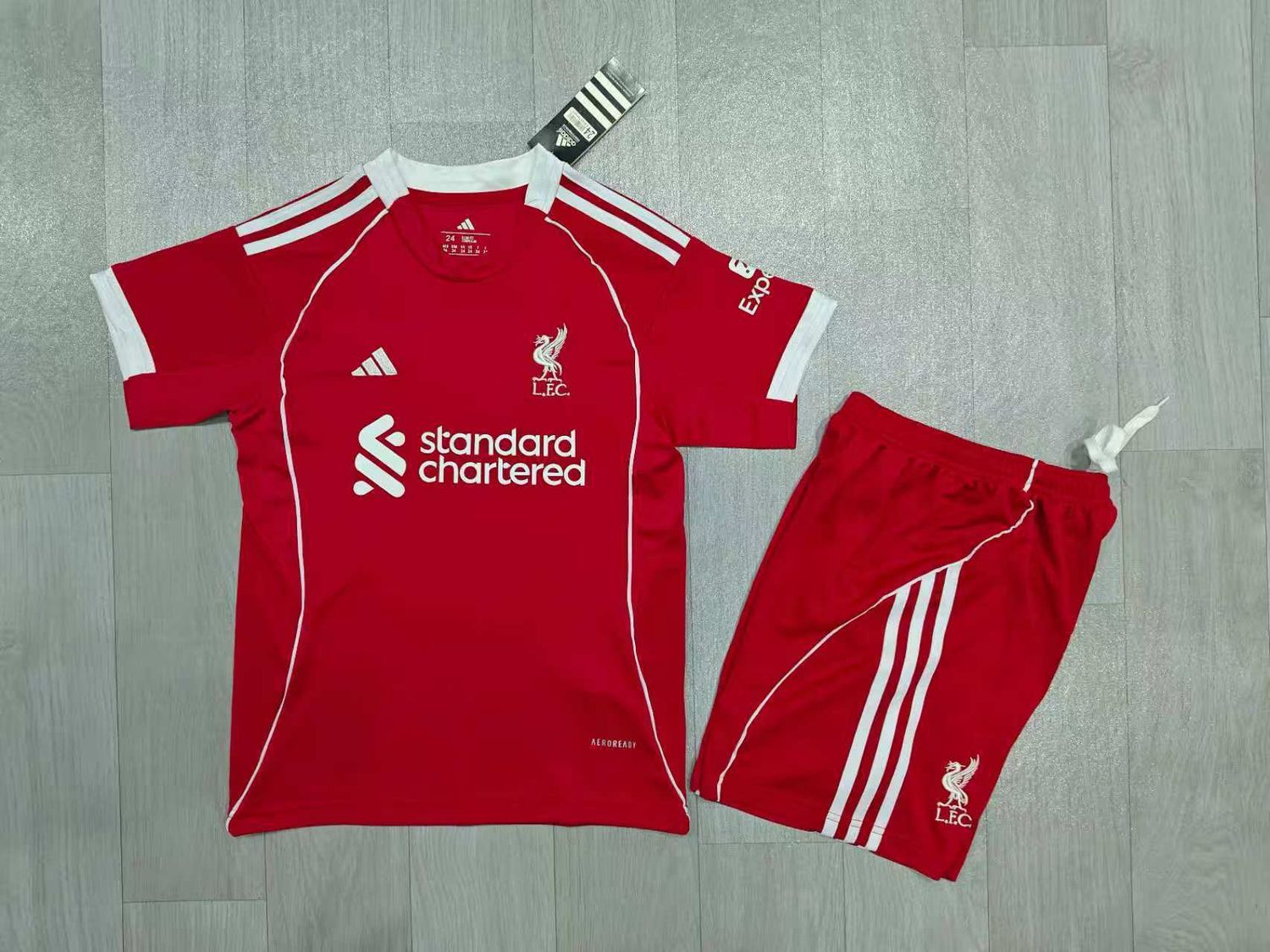 Conjunto Liverpool local 2025/2026 - PREMIUM QUALITY